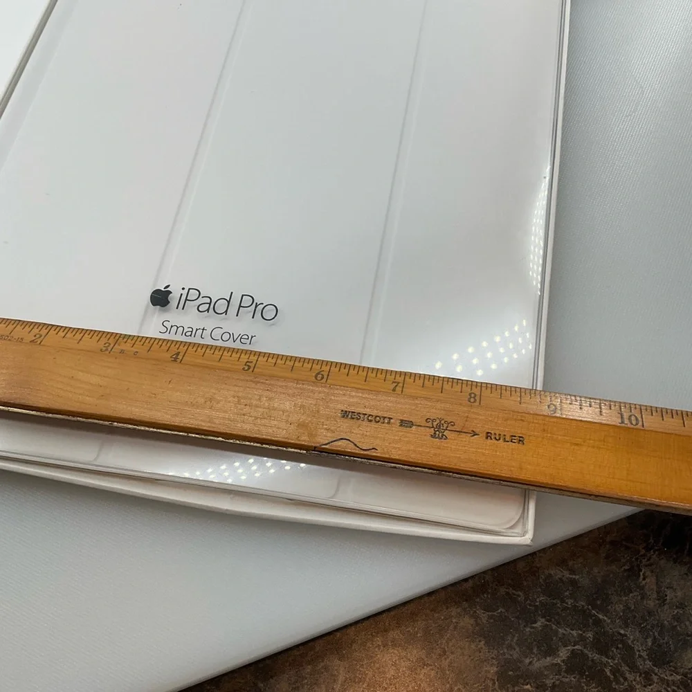 APPLE 12.9” iPad Pro Smart Cover MLJK2FE/A - White NIB